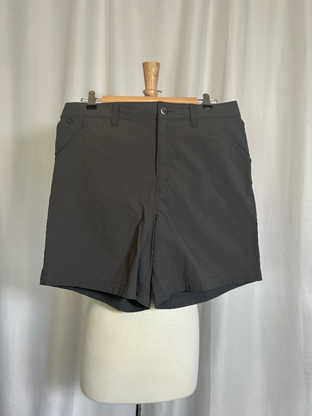 PATAGONIA GRAY HIKING SHORTS - SIZE 12